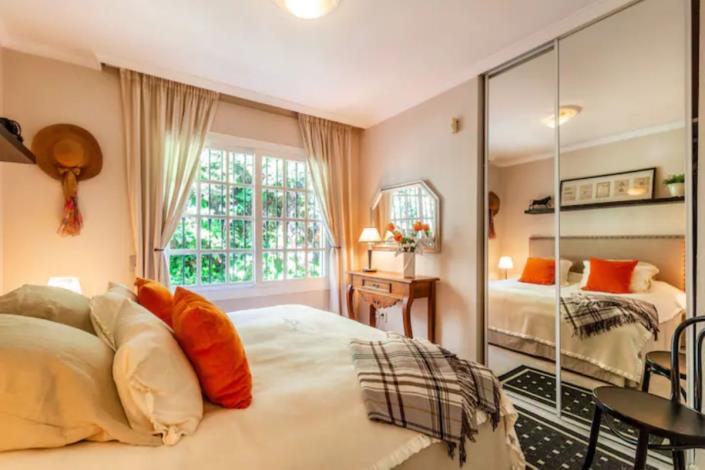 Image No.12-5 Bed Villa / Detached for sale