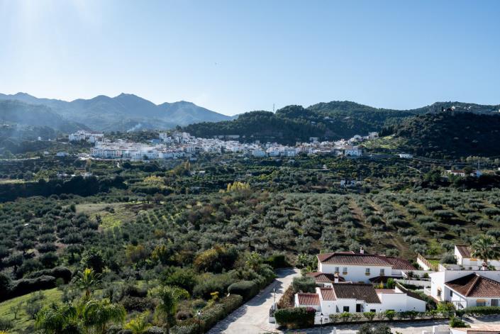 Image No.2-3 Bed Townhouse for sale