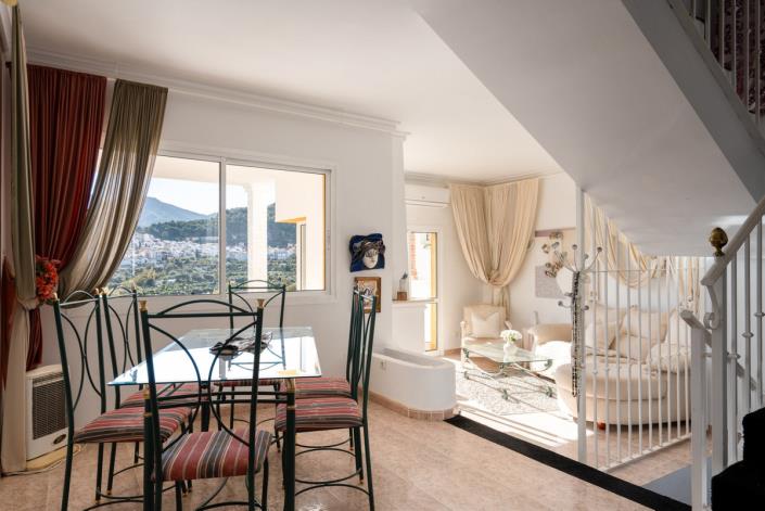 Image No.7-3 Bed Townhouse for sale