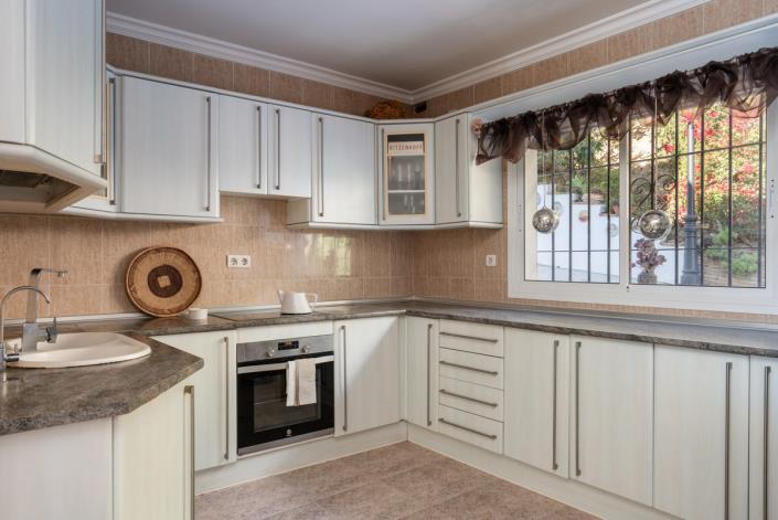 Image No.9-3 Bed Townhouse for sale