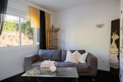 16-ec67b526875bf0124b6ce4328a754439