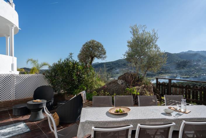 Image No.20-3 Bed Townhouse for sale