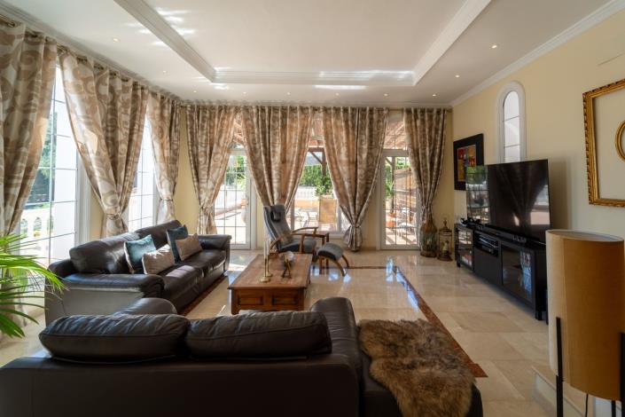 Image No.36-5 Bed Villa for sale