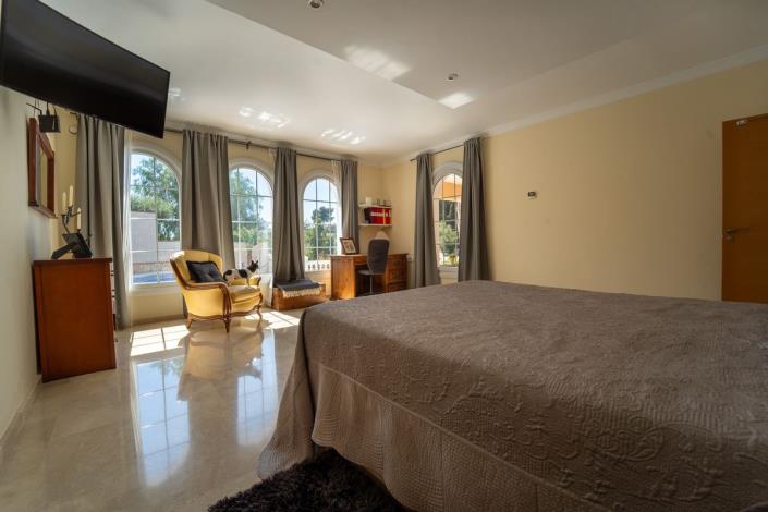 Image No.49-5 Bed Villa for sale