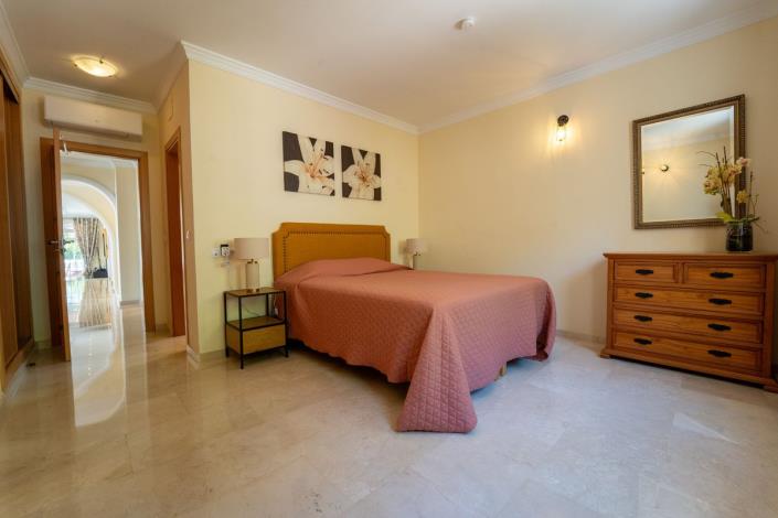 Image No.58-5 Bed Villa for sale