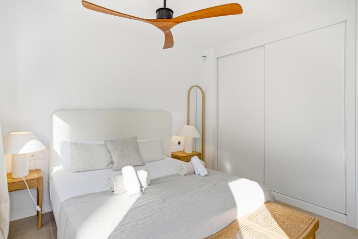 Image No.20-3 Bed Townhouse for sale