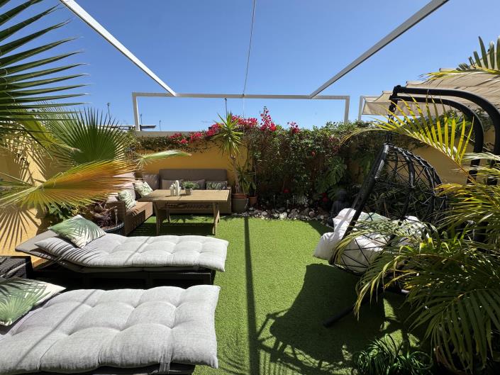 Image No.1-4 Bed Townhouse for sale