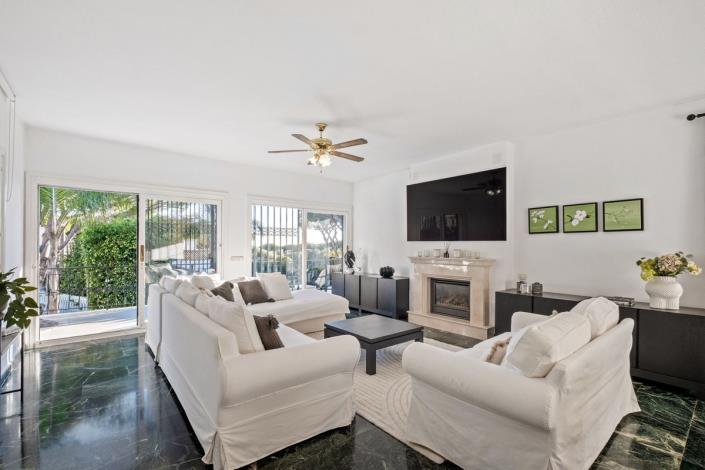 Image No.11-6 Bed Villa for sale