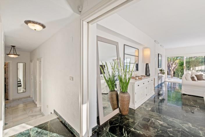 Image No.16-6 Bed Villa for sale