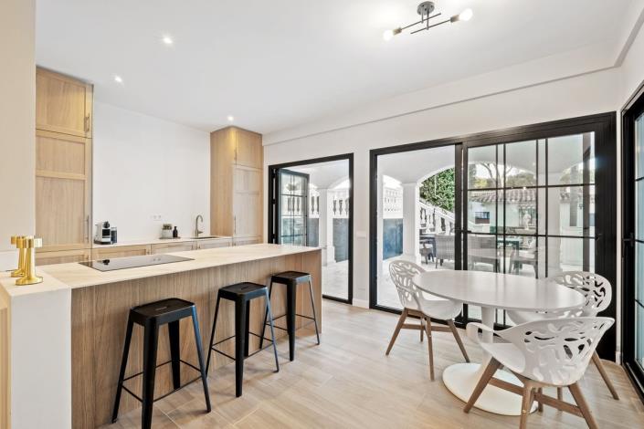 Image No.34-6 Bed Villa for sale