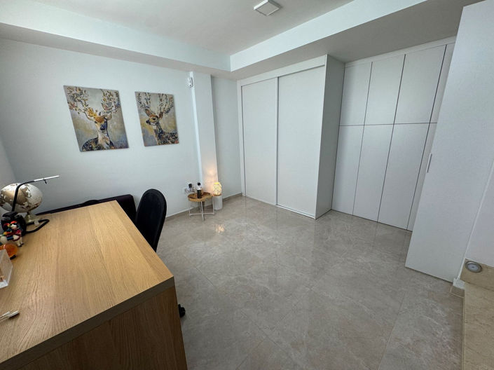 Image No.25-4 Bed Townhouse for sale