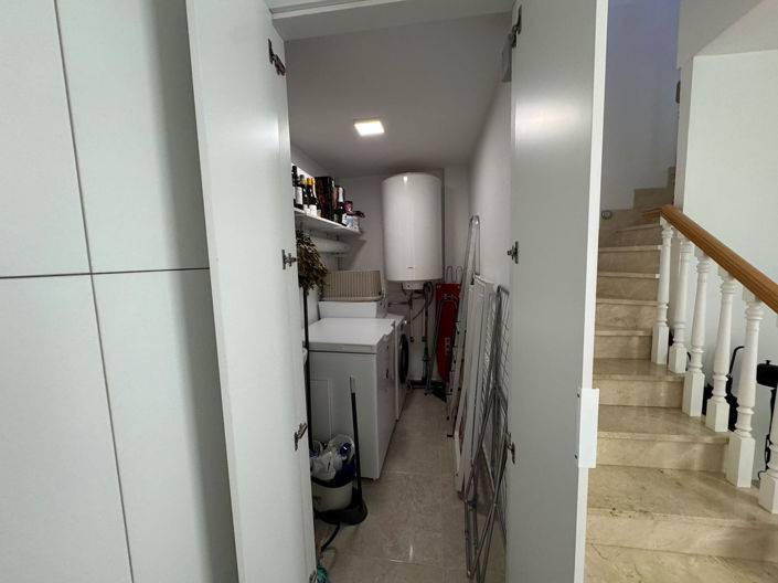 Image No.26-4 Bed Townhouse for sale