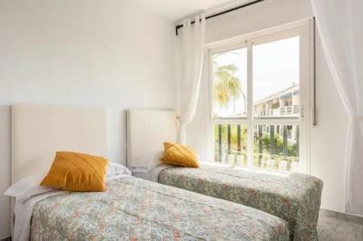 10-bb915d1cb19341576dcdc994b81ab9c5