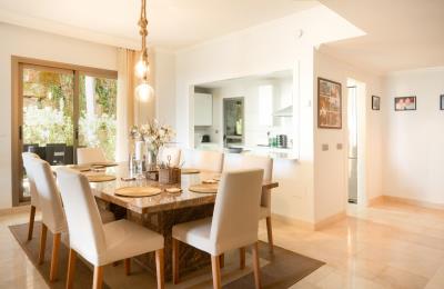 10-bb915d1cb19341576dcdc994b81ab9c5