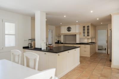 8-e64a9055bba3e77ac8aca3b893cdf826