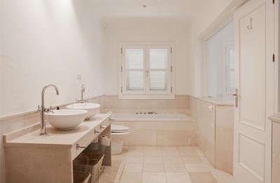 11-20939a0134ad724a8cb2a801094d15a4