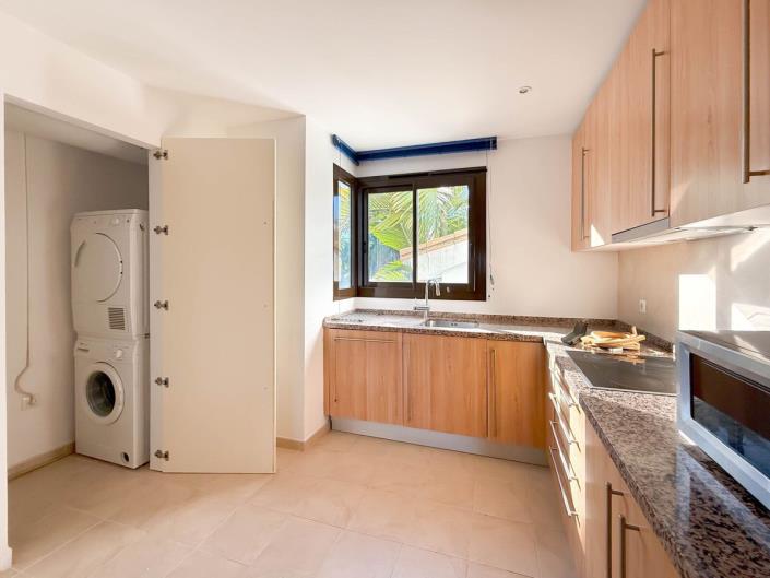 Image No.12-3 Bed Apartment for sale