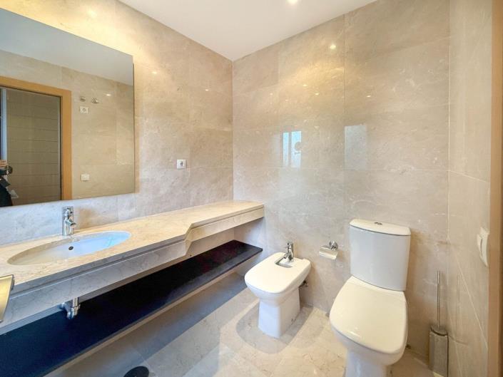 Image No.20-3 Bed Apartment for sale