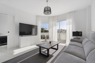 64e99ee6-d273-49e1-9c19-536250ed2c6b