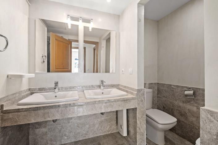 Image No.8-3 Bed Duplex for sale