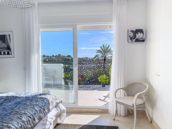 Image No.25-3 Bed Townhouse for sale