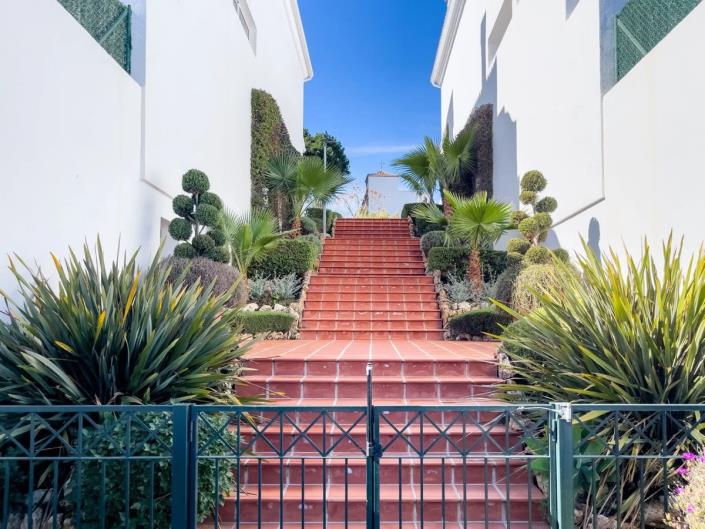 Image No.48-3 Bed Townhouse for sale