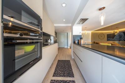 10-bb915d1cb19341576dcdc994b81ab9c5