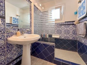 10-bb915d1cb19341576dcdc994b81ab9c5