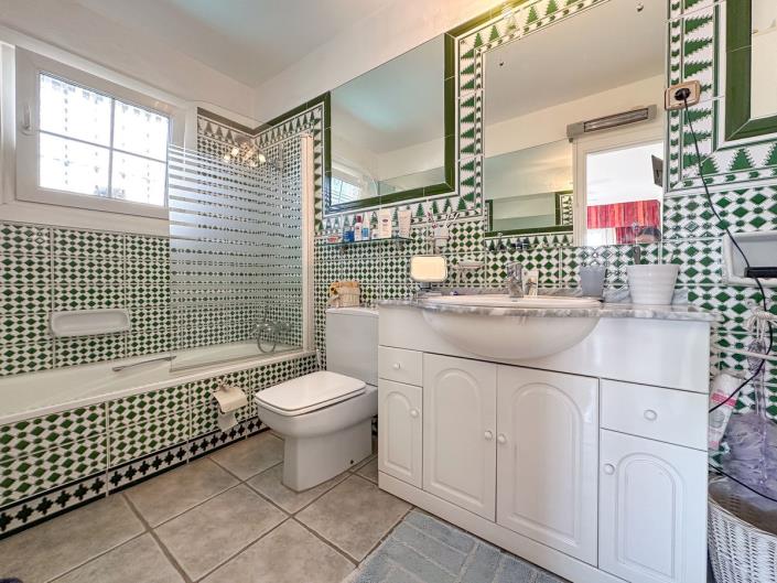 Image No.14-3 Bed Townhouse for sale