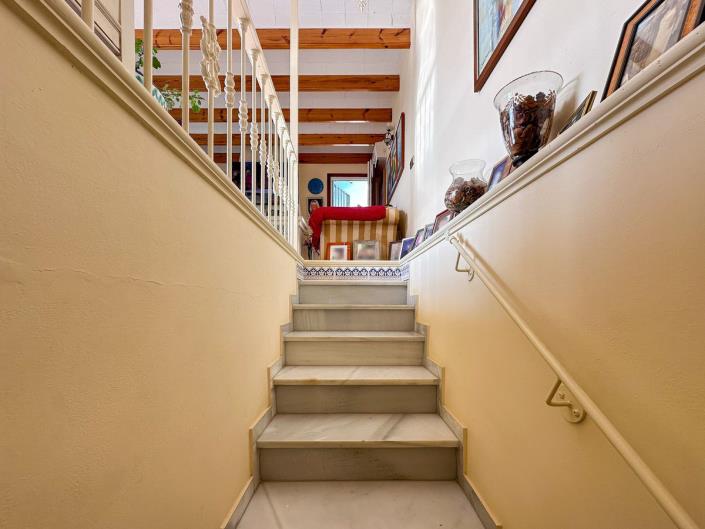 Image No.19-3 Bed Townhouse for sale