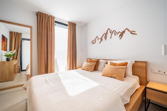 Image No.22-3 Bed Apartment for sale