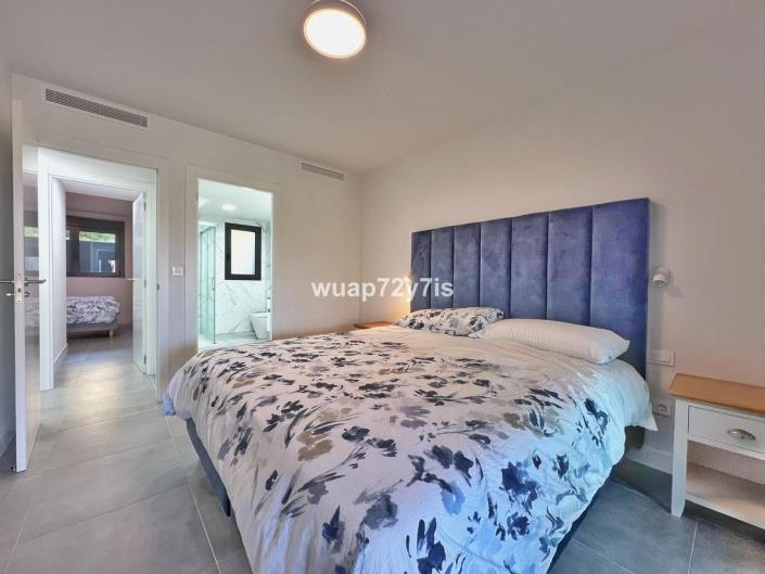 Image No.18-3 Bed Apartment for sale