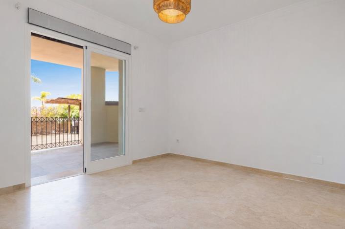 Image No.15-3 Bed Apartment for sale