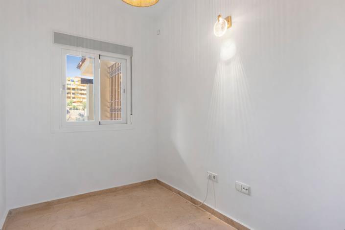 Image No.18-3 Bed Apartment for sale