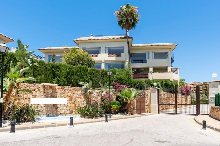 Image No.20-3 Bed Apartment for sale