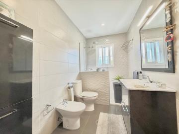 12-53013098fcab6c38b1379cd33298e050