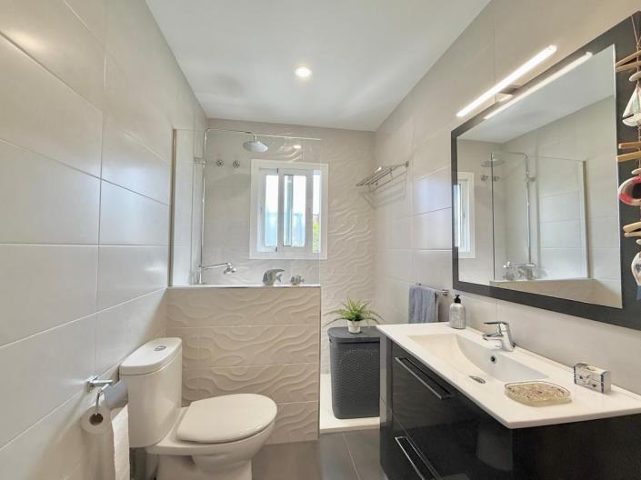 Image No.13-3 Bed Townhouse for sale