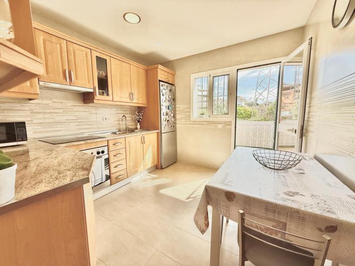 Image No.19-3 Bed Townhouse for sale