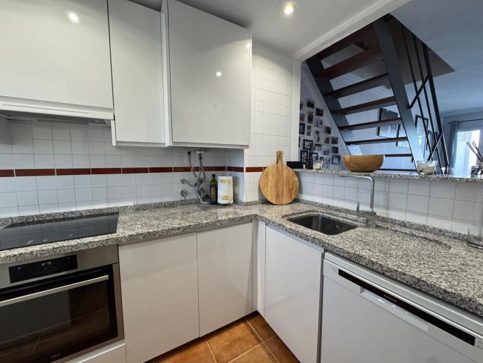 Image No.49-3 Bed Duplex for sale