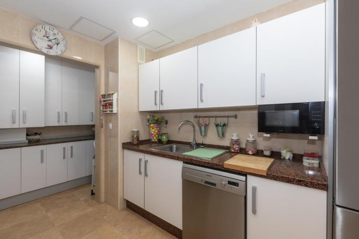 Image No.10-3 Bed Apartment for sale