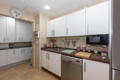 10-bb915d1cb19341576dcdc994b81ab9c5