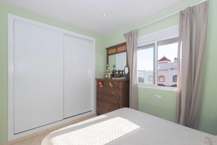 Image No.25-3 Bed Apartment for sale