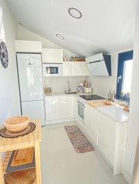 8-e64a9055bba3e77ac8aca3b893cdf826