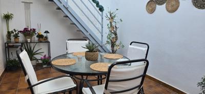 8-e64a9055bba3e77ac8aca3b893cdf826