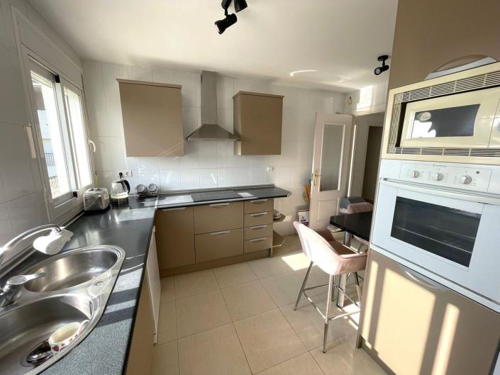 Image No.10-3 Bed Apartment for sale