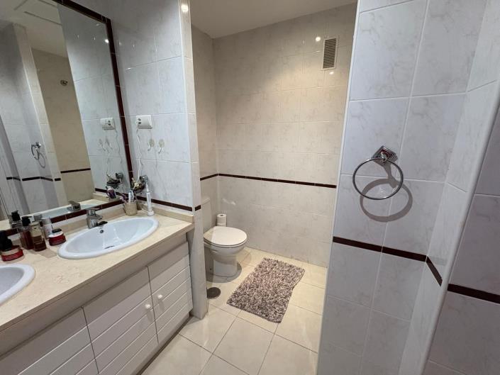 Image No.24-3 Bed Apartment for sale