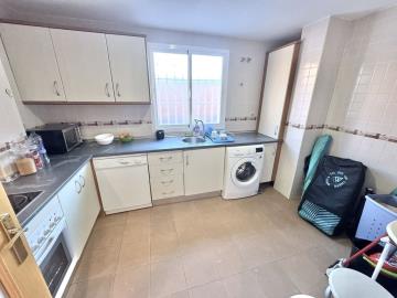 13-5fd73dea700db77384c091ca9818b1a9