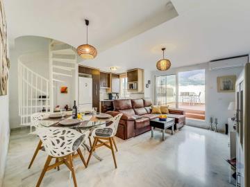 11-20939a0134ad724a8cb2a801094d15a4