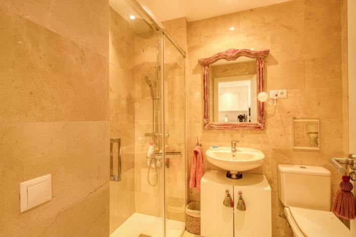 Image No.16-2 Bed Apartment for sale