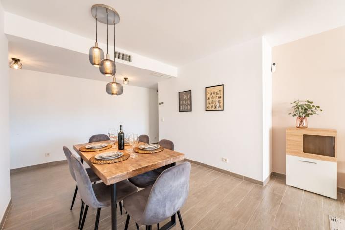 Image No.10-3 Bed Apartment for sale